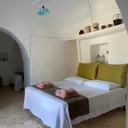 Trullo Porta Celeste 别墅 圣米凯莱萨伦蒂诺