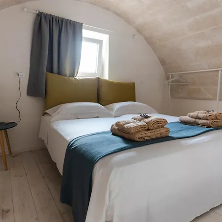 Trullo Porta Celeste 别墅 圣米凯莱萨伦蒂诺