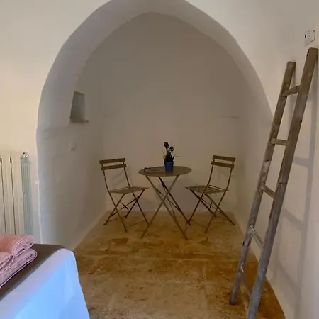 Trullo Porta Celeste سان ميكيلي سالنتينو